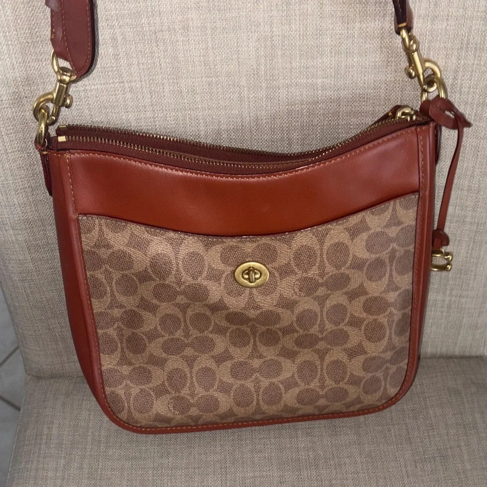 Coach Chaise Crossbody Signature Canvas Tan Rust Gently Used Looks New - Picture 5 of 7
